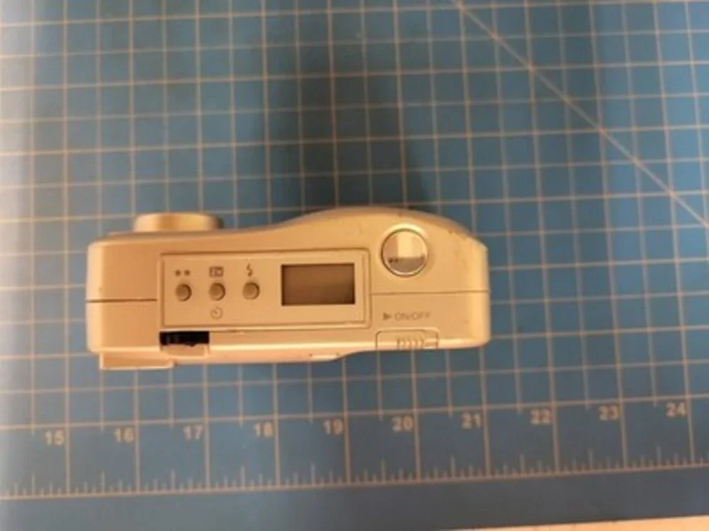 HP Photosmart 318 Digital Camera C8900A Vintage Point Shoot Untested